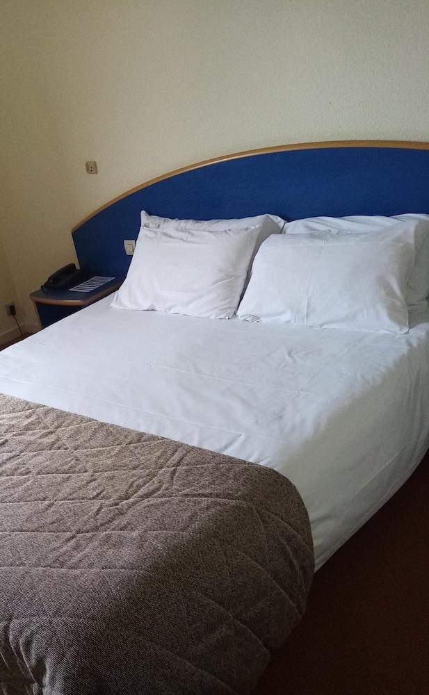 Cit'Hotel Les Alizes Limoges Ngoại thất bức ảnh